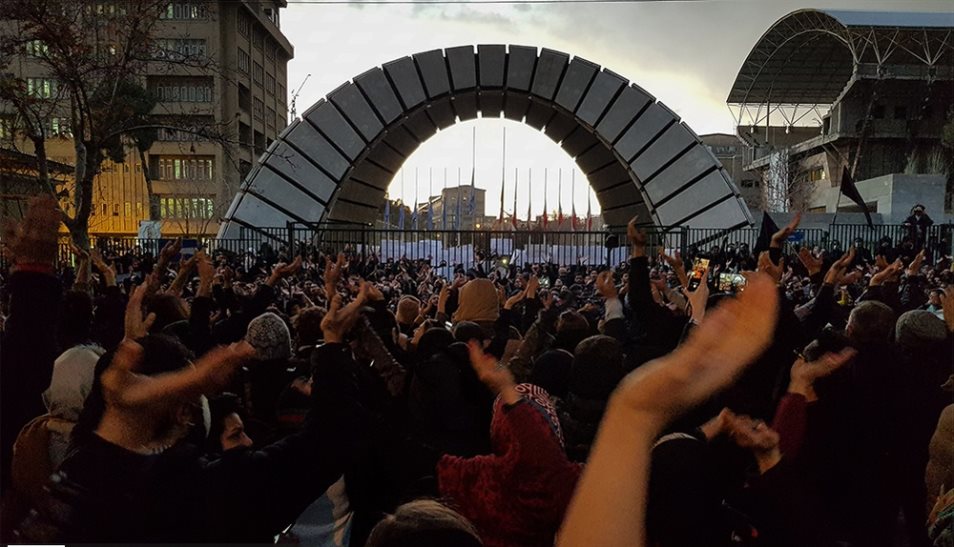 Protests against Ukraine International Airlines Flight 752 shot down by Sepah in front of Amir Kabir University