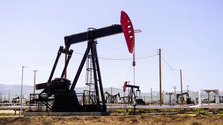 Operating oil well, Bakersfield, California