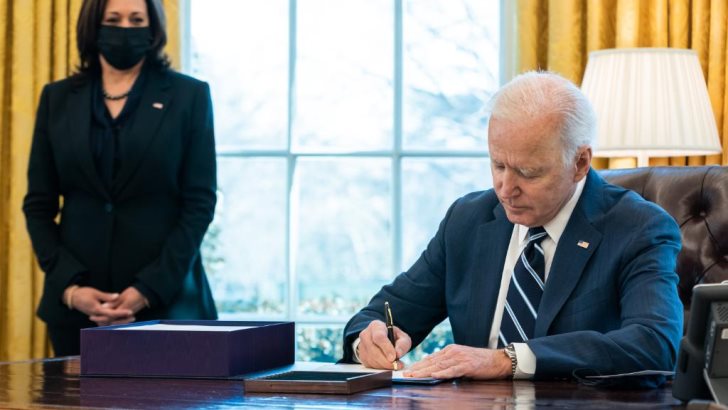 President Biden signs the 'American Rescue Plan', an executive order for a fiscal package of $1.9 trillion